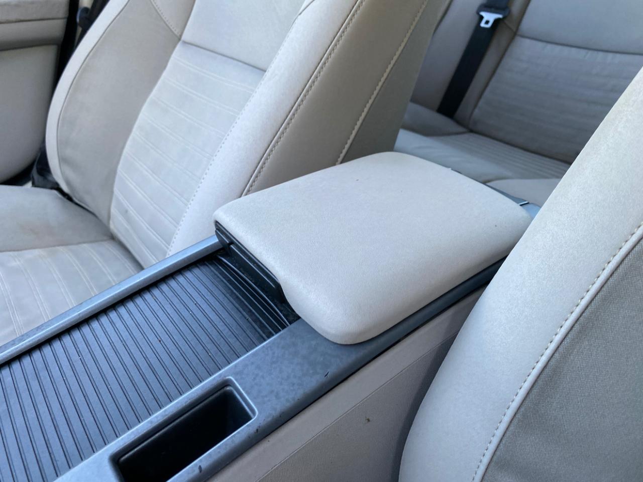 Volvo S40 4dr Sdn 2.4L FWD 2009