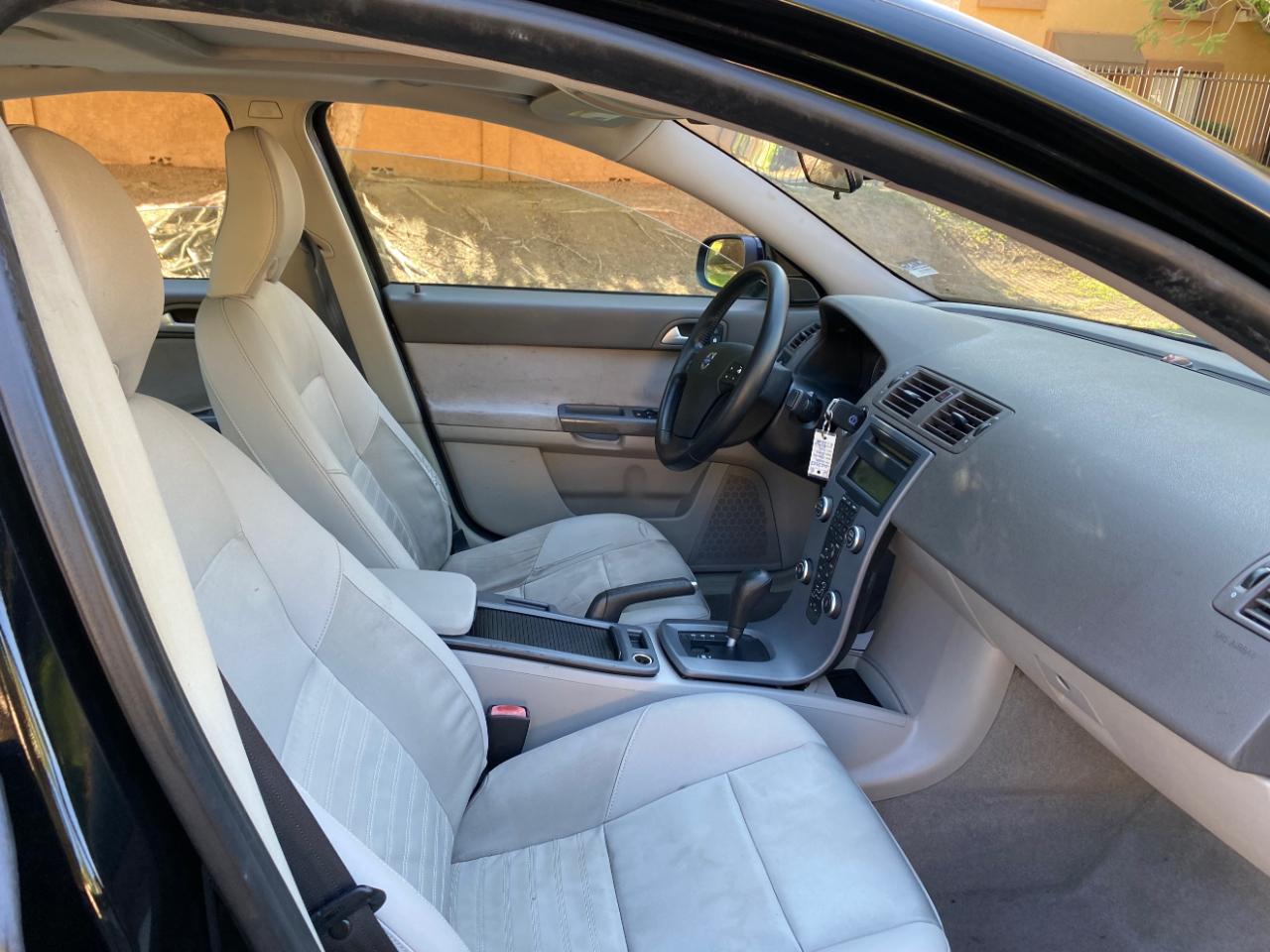 Volvo S40 4dr Sdn 2.4L FWD 2009