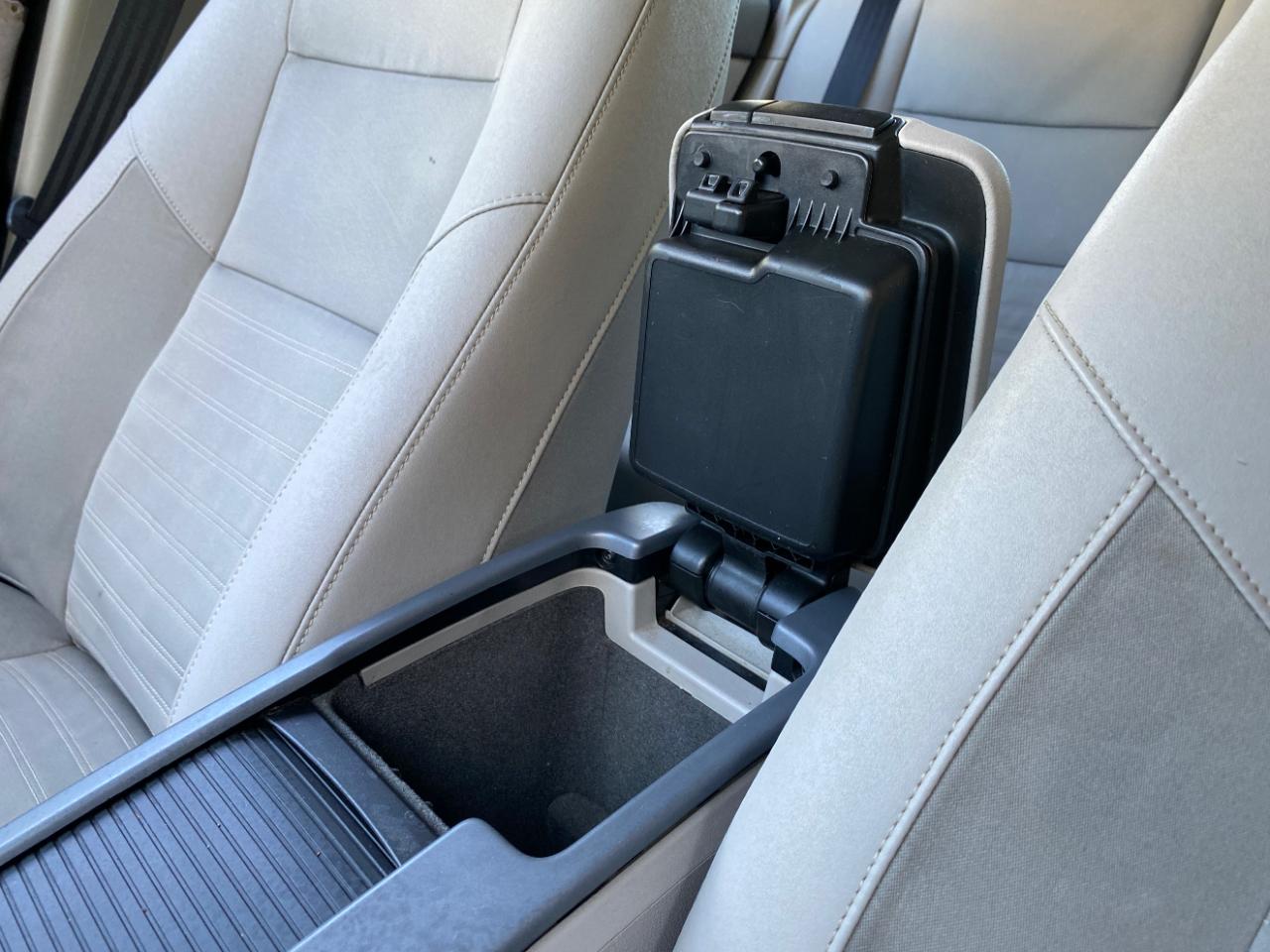 Volvo S40 4dr Sdn 2.4L FWD 2009