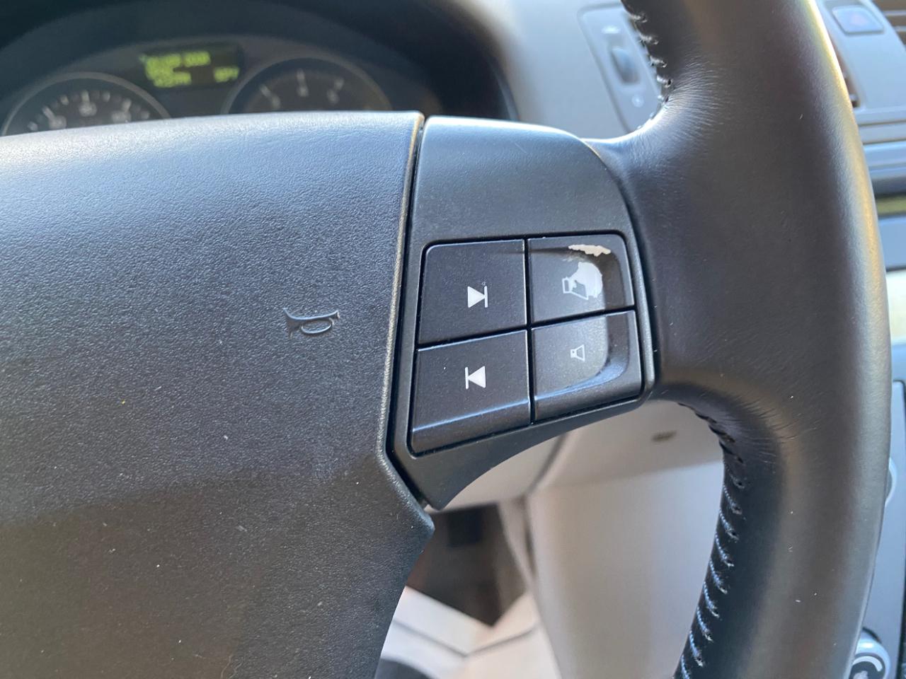 Volvo S40 4dr Sdn 2.4L FWD 2009