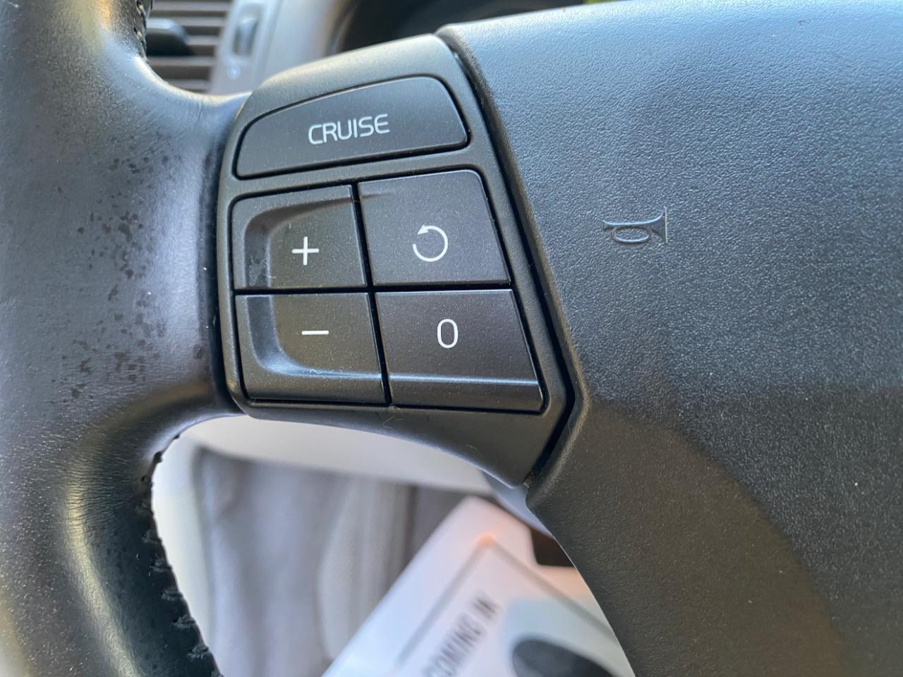 Volvo S40 4dr Sdn 2.4L FWD 2009