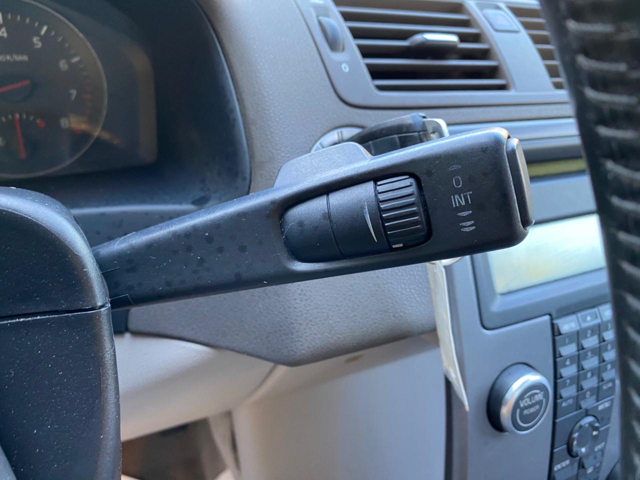 Volvo S40 4dr Sdn 2.4L FWD 2009