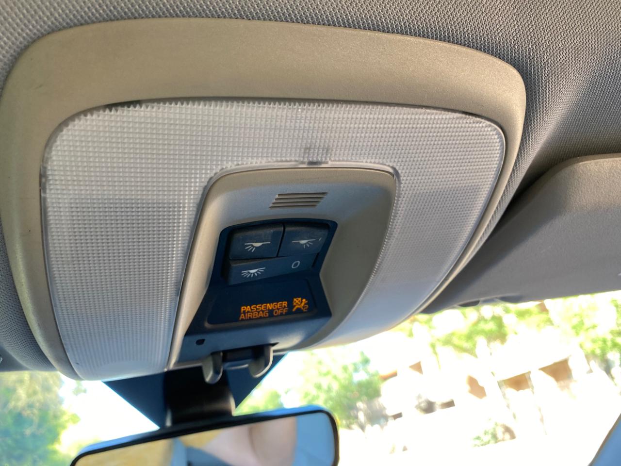 Volvo S40 4dr Sdn 2.4L FWD 2009