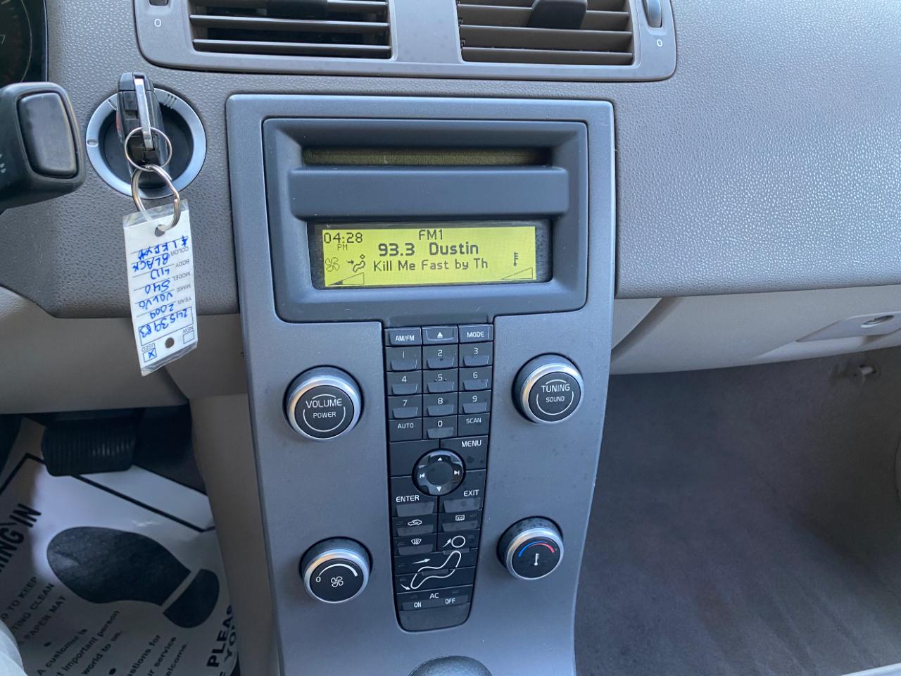 Volvo S40 4dr Sdn 2.4L FWD 2009