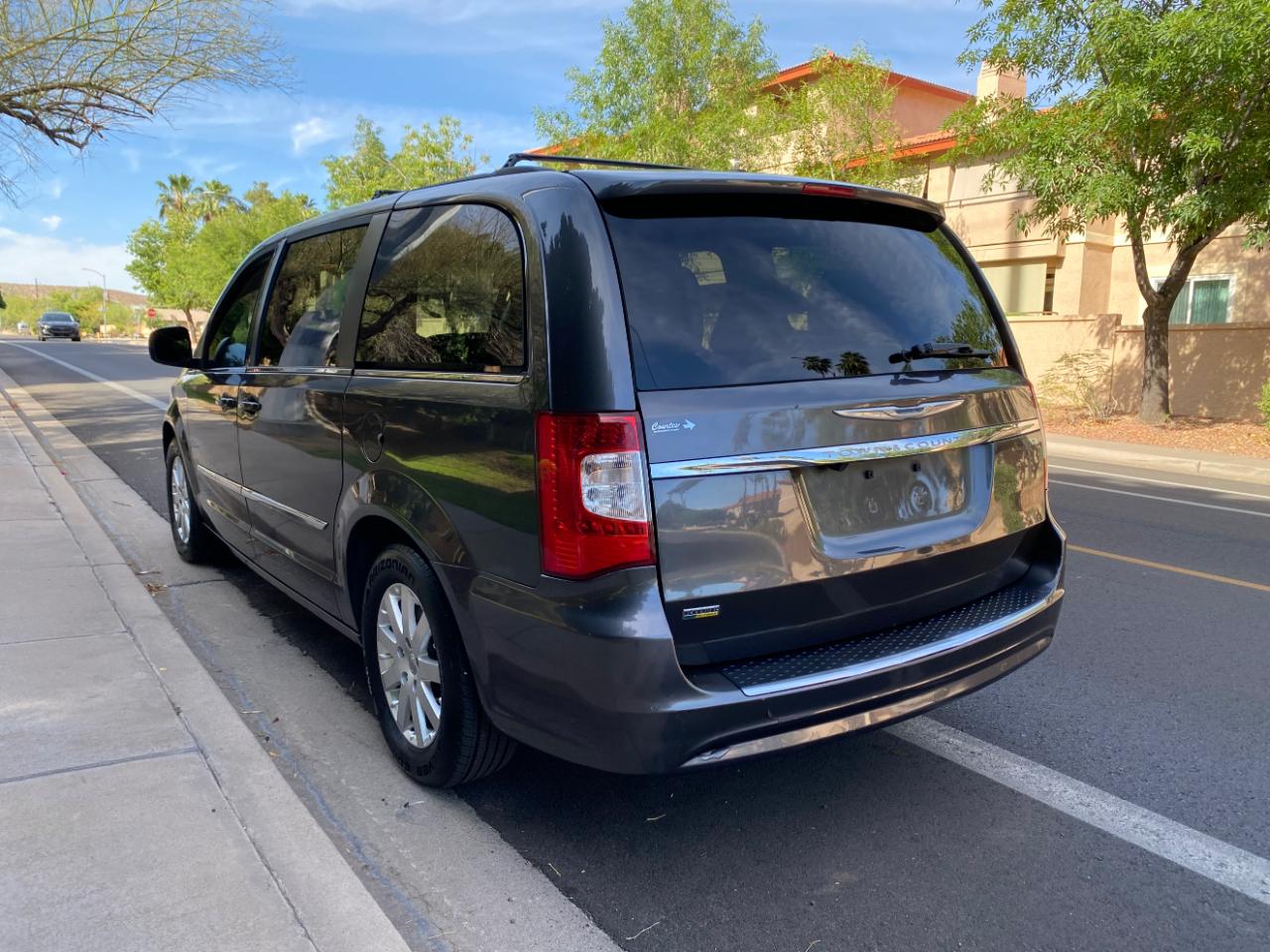 Chrysler Town & Country 4dr Wgn Touring 2016