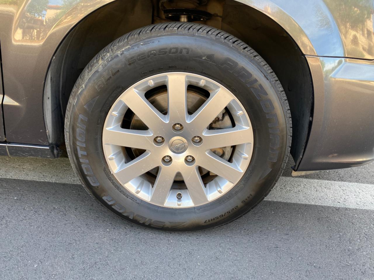 Chrysler Town & Country 4dr Wgn Touring 2016