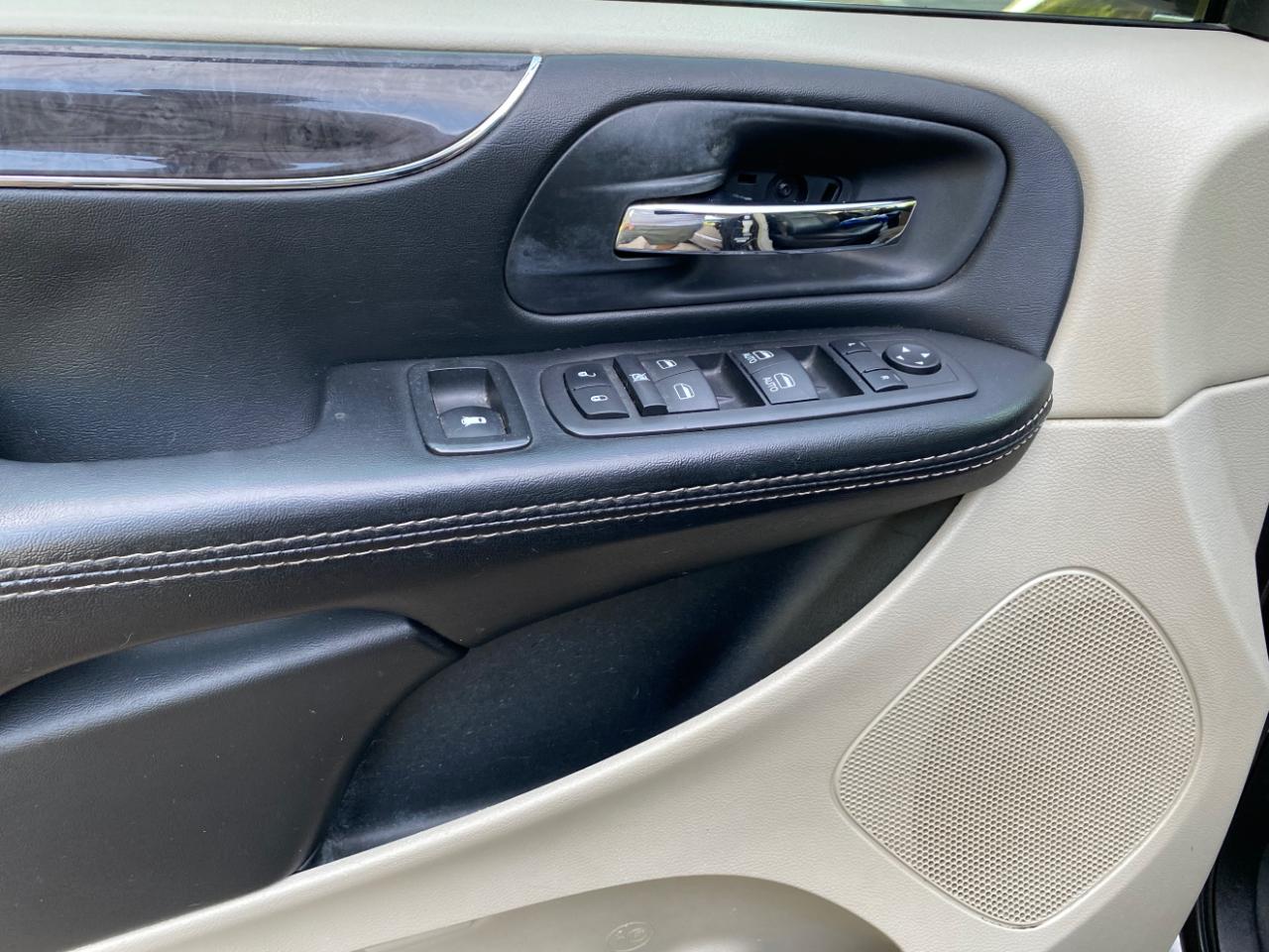 Chrysler Town & Country 4dr Wgn Touring 2016