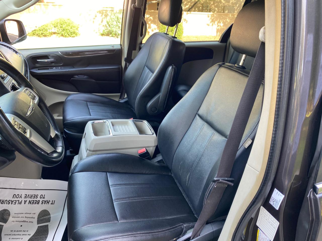 Chrysler Town & Country 4dr Wgn Touring 2016