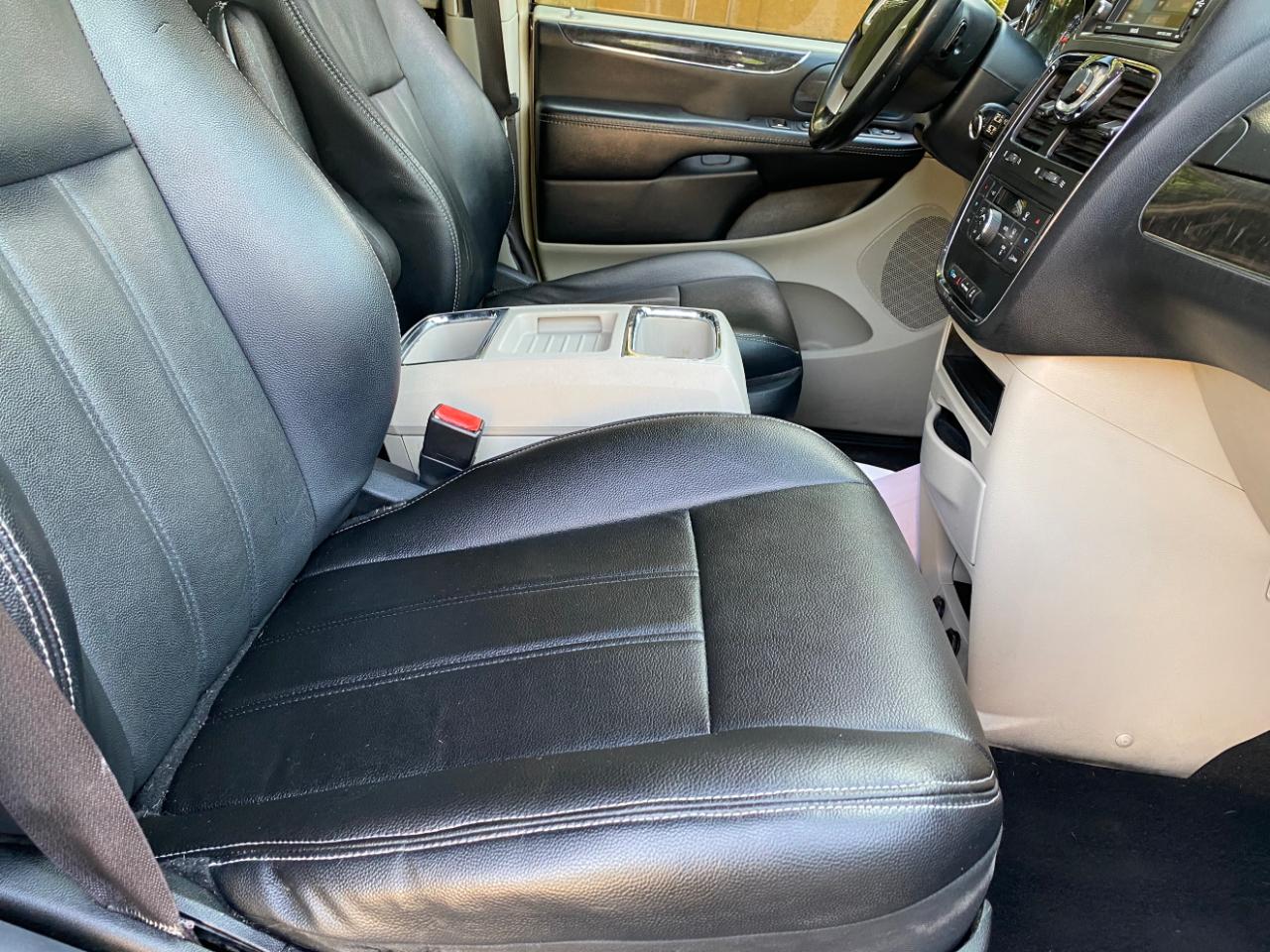 Chrysler Town & Country 4dr Wgn Touring 2016