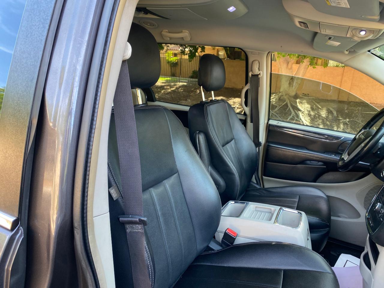 Chrysler Town & Country 4dr Wgn Touring 2016