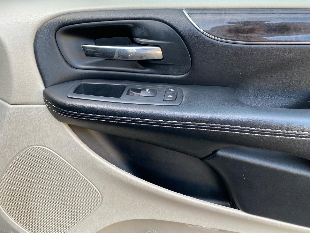 Chrysler Town & Country 4dr Wgn Touring 2016