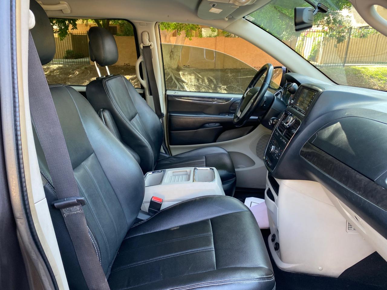 Chrysler Town & Country 4dr Wgn Touring 2016