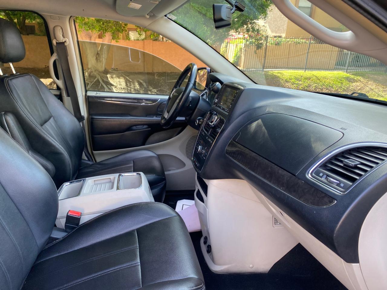 Chrysler Town & Country 4dr Wgn Touring 2016