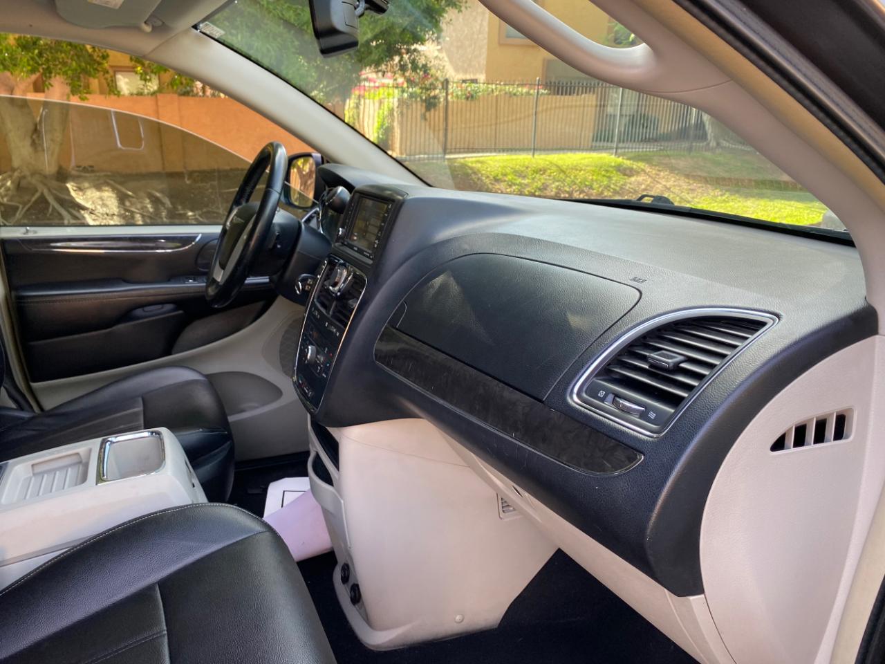 Chrysler Town & Country 4dr Wgn Touring 2016