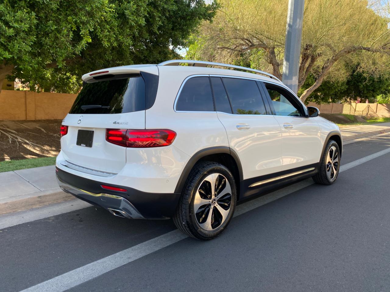 Mercedes-Benz GLB GLB 250 4MATIC SUV 2025