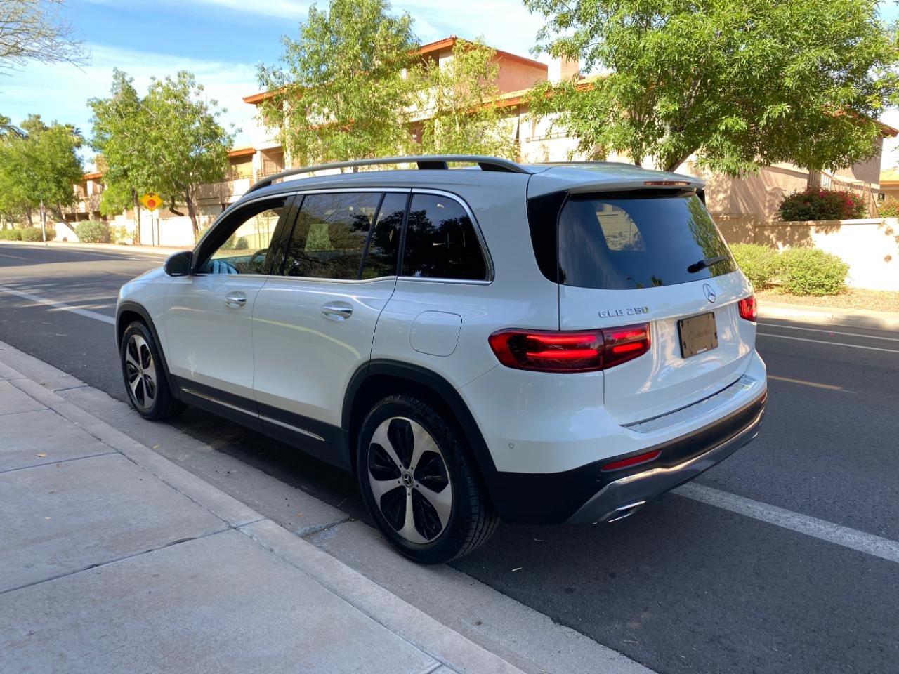 Mercedes-Benz GLB GLB 250 4MATIC SUV 2025