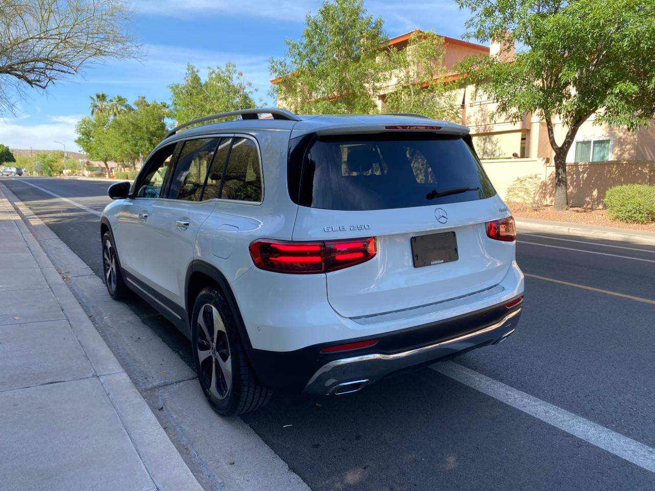 Mercedes-Benz GLB GLB 250 4MATIC SUV 2025
