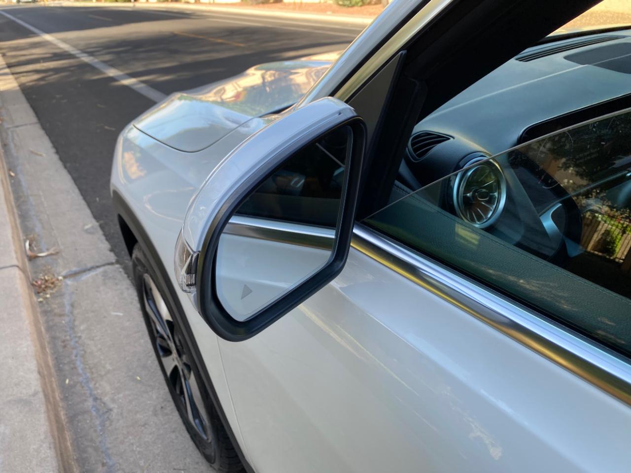 Mercedes-Benz GLB GLB 250 4MATIC SUV 2025