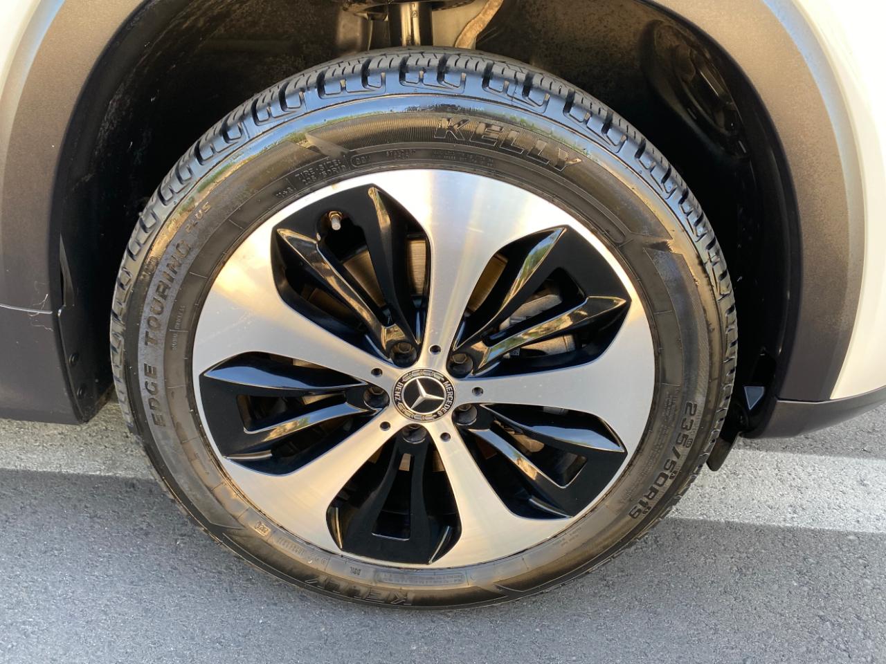 Mercedes-Benz GLB GLB 250 4MATIC SUV 2025