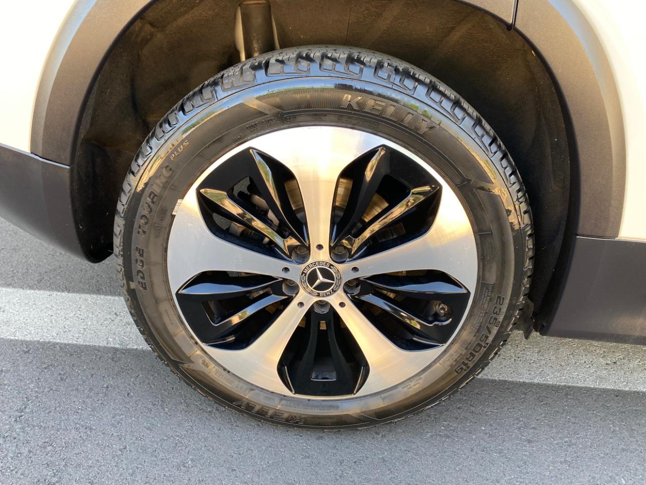 Mercedes-Benz GLB GLB 250 4MATIC SUV 2025