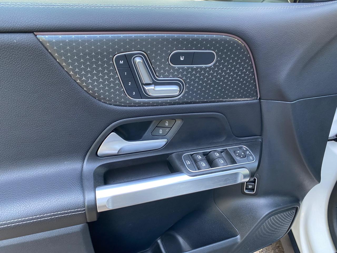 Mercedes-Benz GLB GLB 250 4MATIC SUV 2025