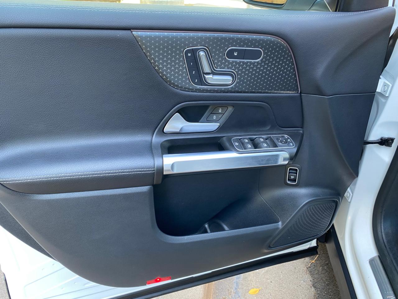 Mercedes-Benz GLB GLB 250 4MATIC SUV 2025