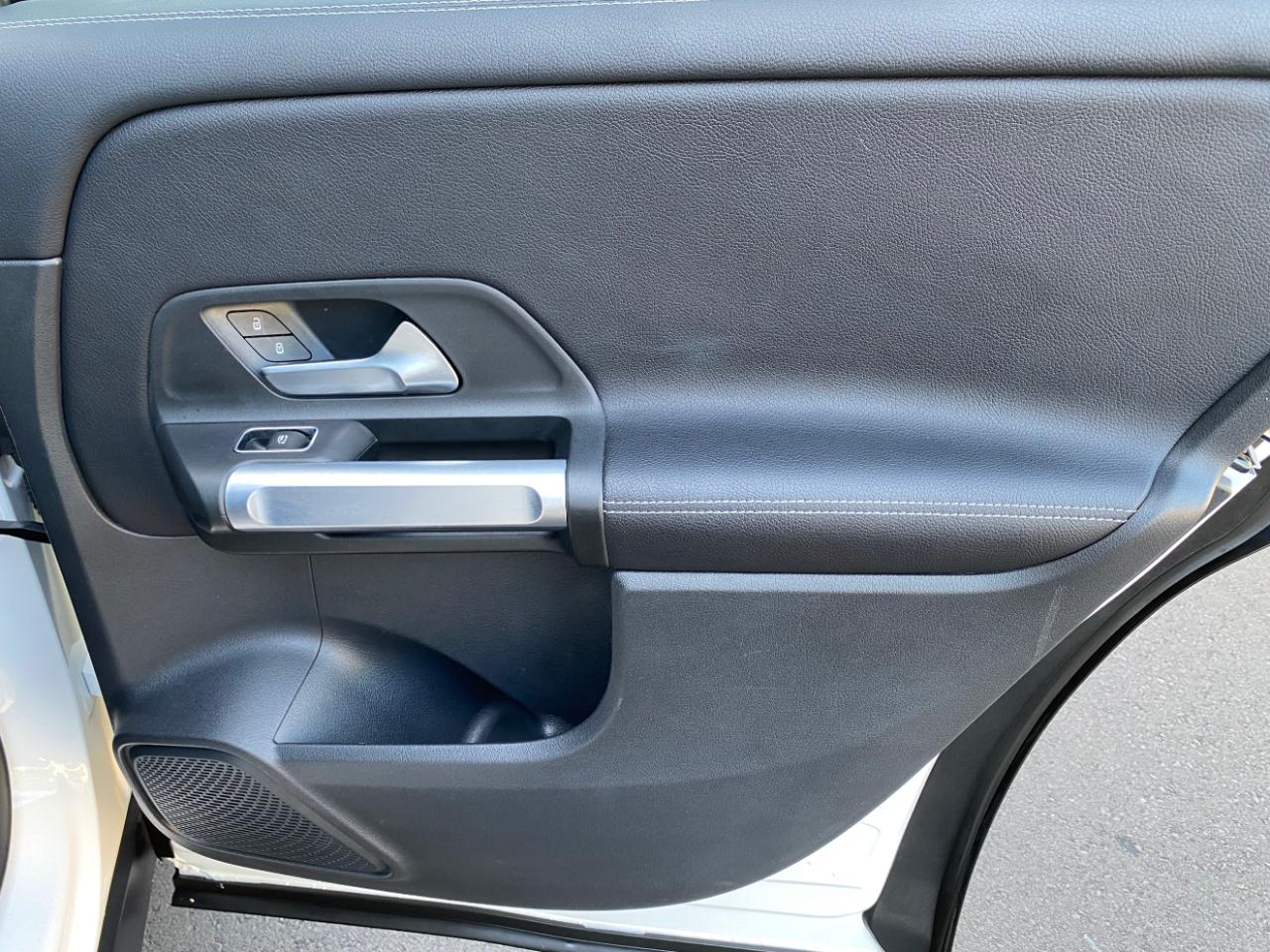 Mercedes-Benz GLB GLB 250 4MATIC SUV 2025