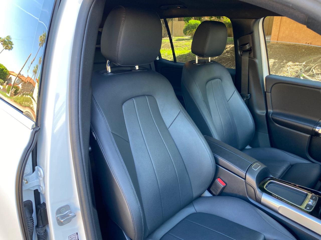 Mercedes-Benz GLB GLB 250 4MATIC SUV 2025