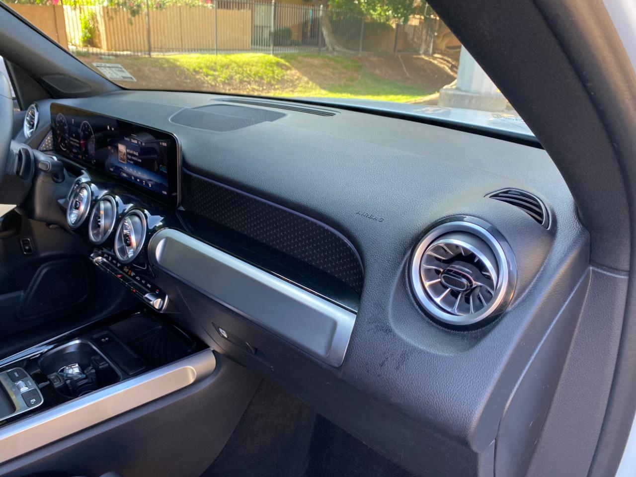 Mercedes-Benz GLB GLB 250 4MATIC SUV 2025