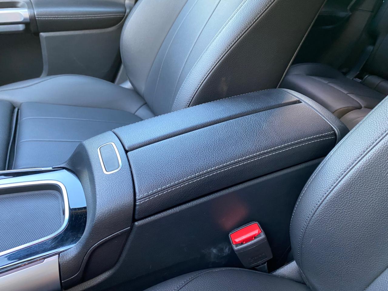 Mercedes-Benz GLB GLB 250 4MATIC SUV 2025