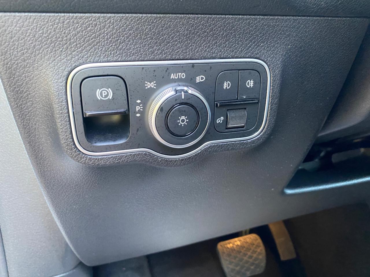 Mercedes-Benz GLB GLB 250 4MATIC SUV 2025