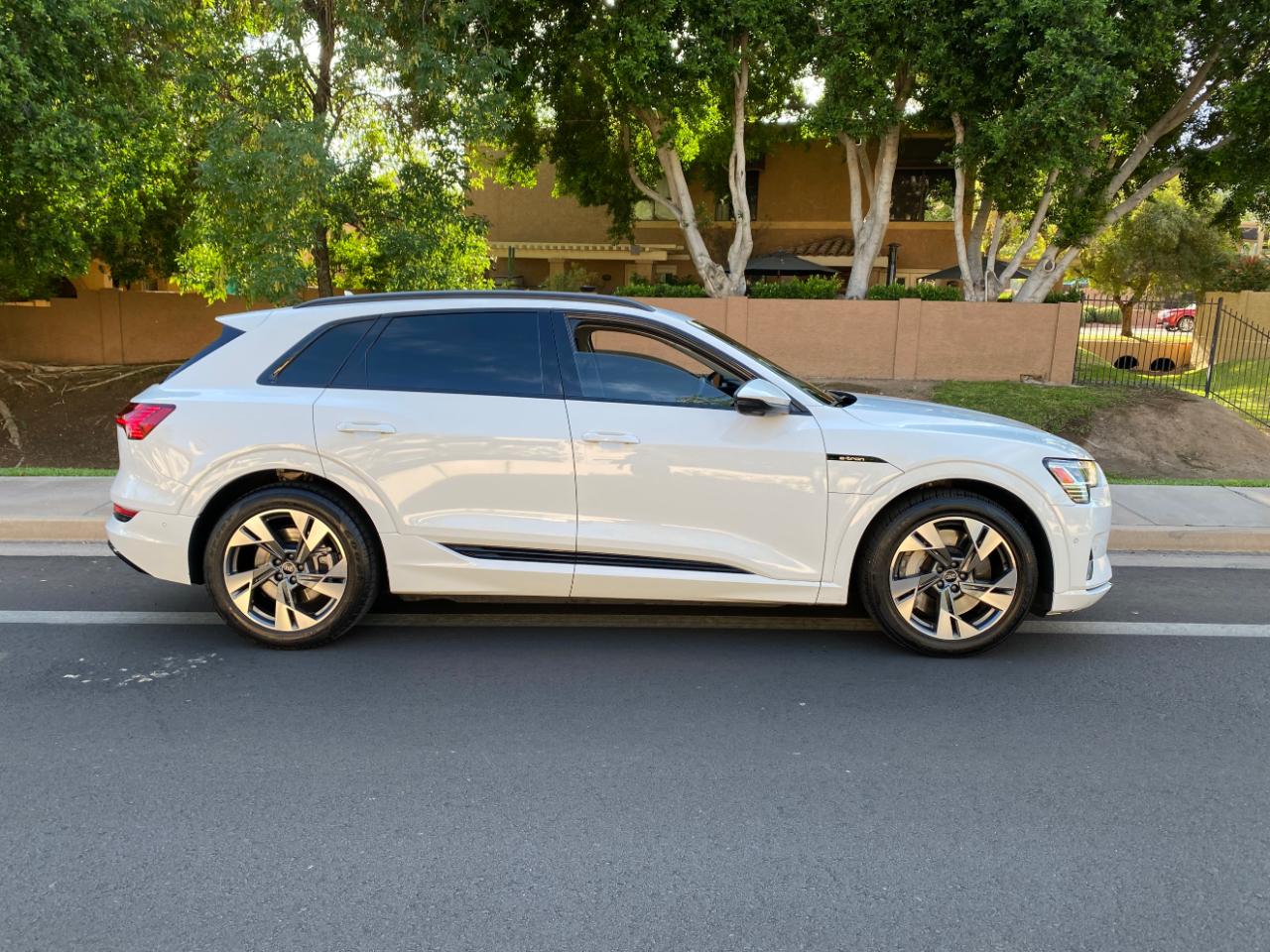 Audi E-Tron Premium quattro 2021