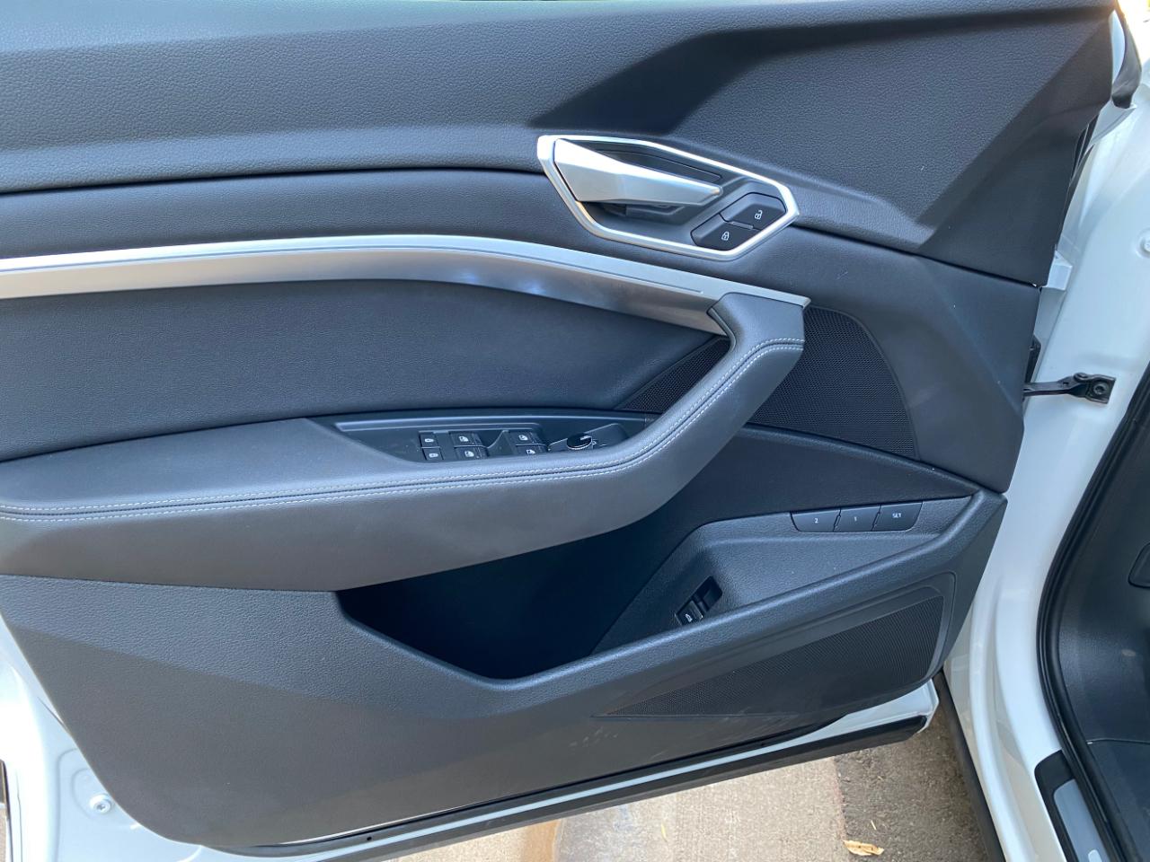 Audi E-Tron Premium quattro 2021