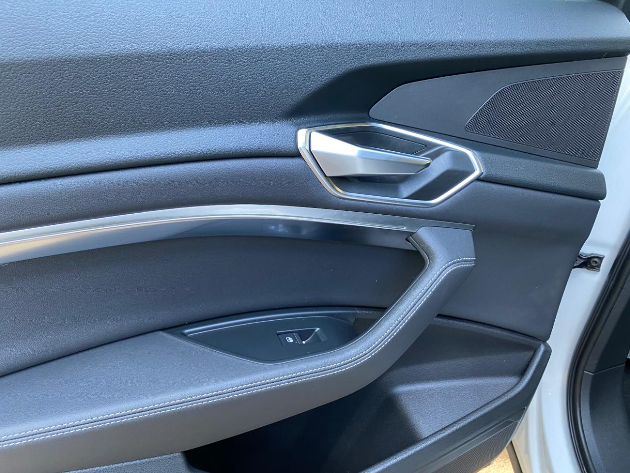 Audi E-Tron Premium quattro 2021