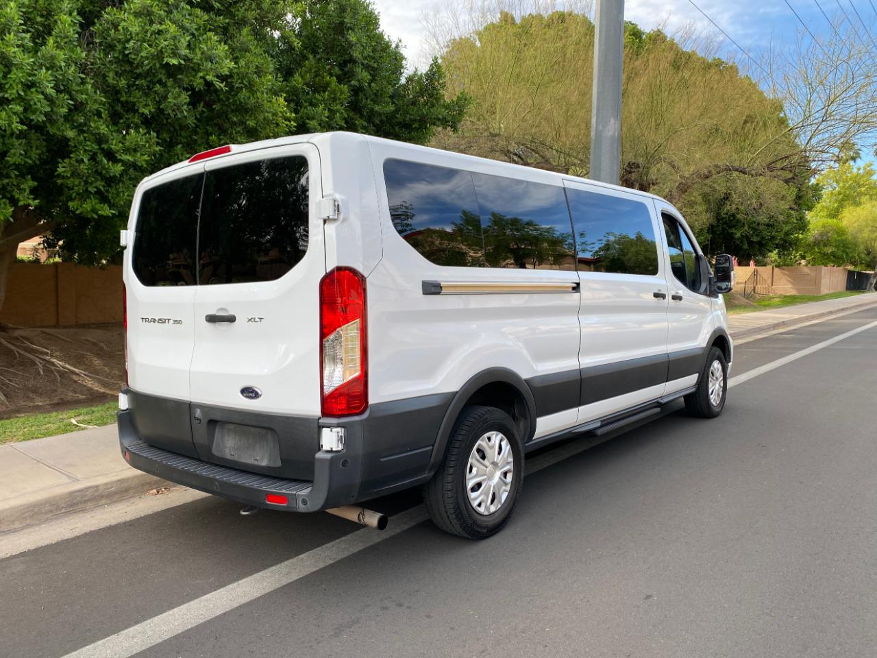 Ford Transit Passenger Wagon T-350 148" Low Roof XLT RWD 2022