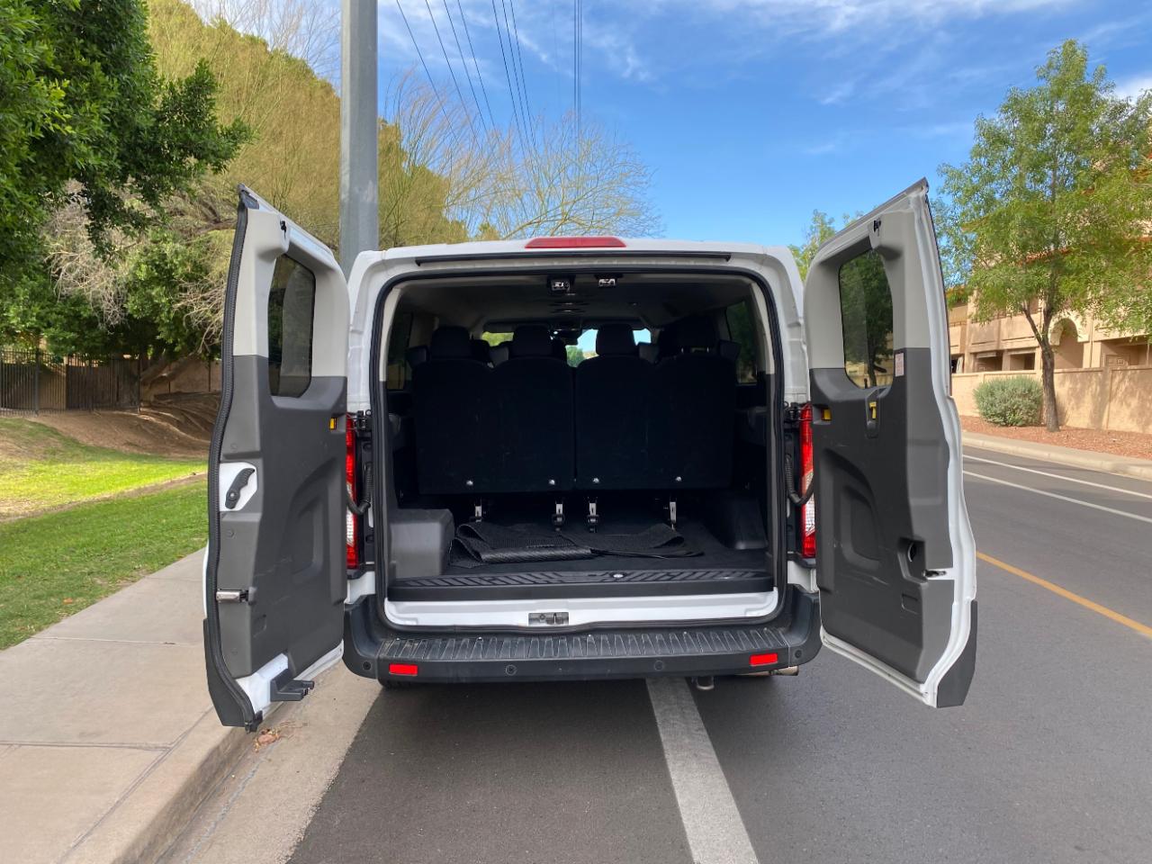 Ford Transit Passenger Wagon T-350 148" Low Roof XLT RWD 2022