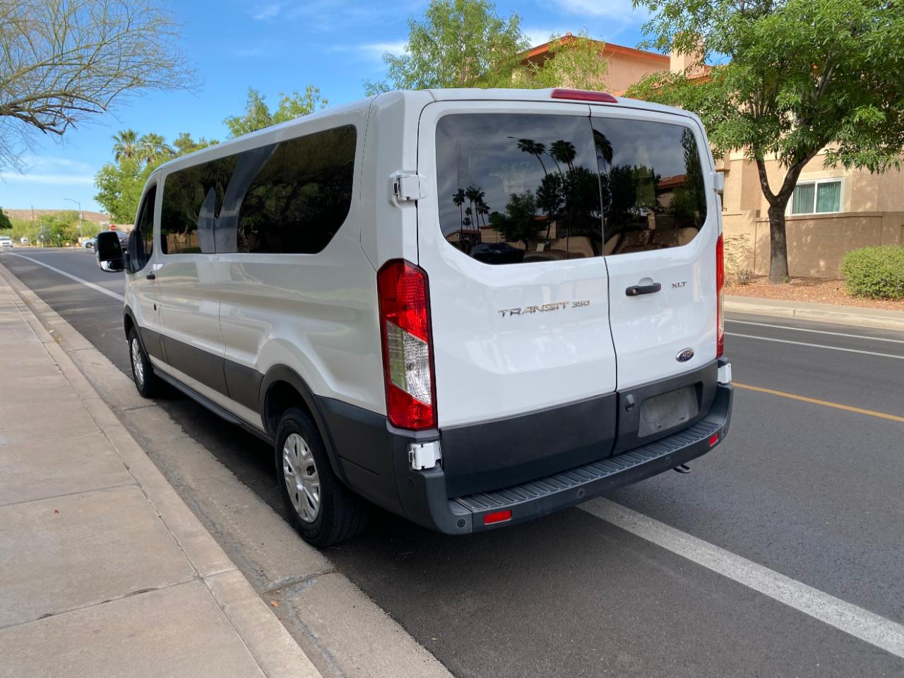 Ford Transit Passenger Wagon T-350 148" Low Roof XLT RWD 2022