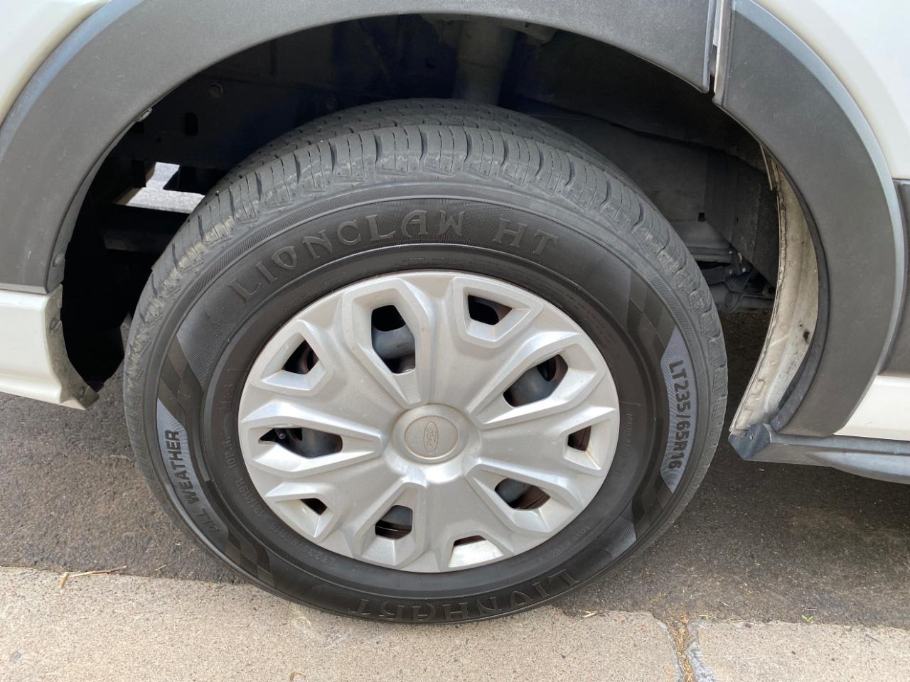 Ford Transit Passenger Wagon T-350 148" Low Roof XLT RWD 2022