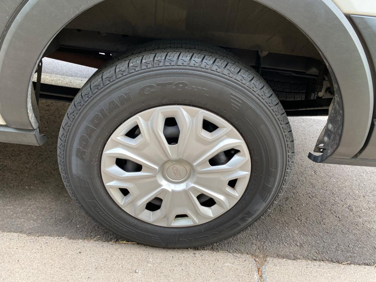 Ford Transit Passenger Wagon T-350 148" Low Roof XLT RWD 2022