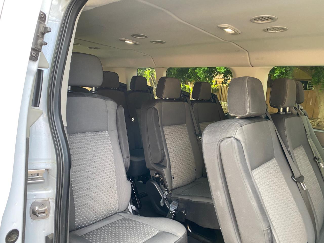 Ford Transit Passenger Wagon T-350 148" Low Roof XLT RWD 2022