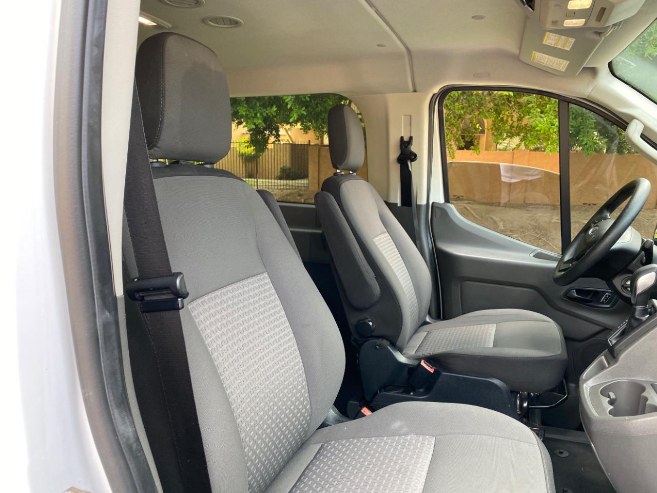 Ford Transit Passenger Wagon T-350 148" Low Roof XLT RWD 2022