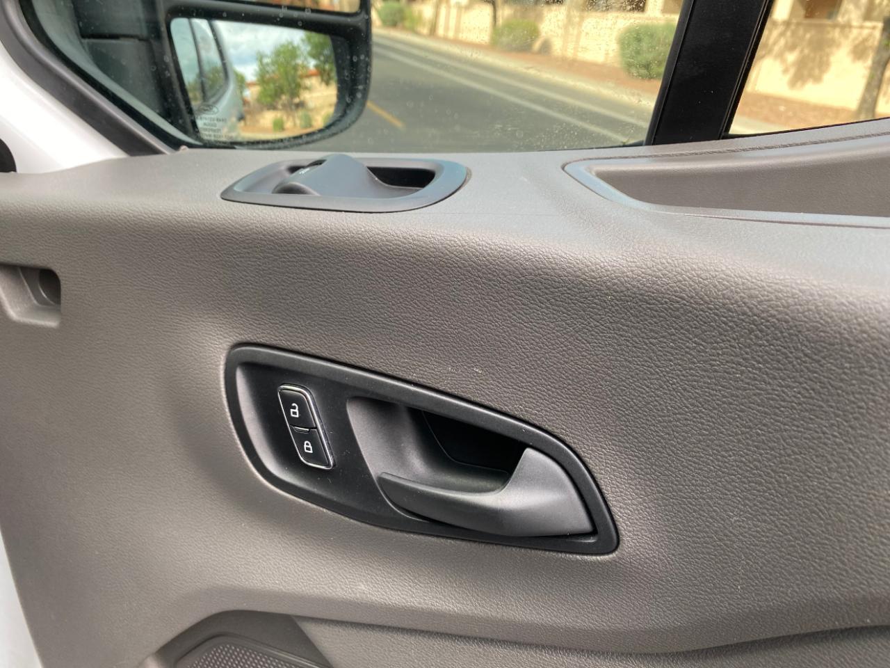 Ford Transit Passenger Wagon T-350 148" Low Roof XLT RWD 2022