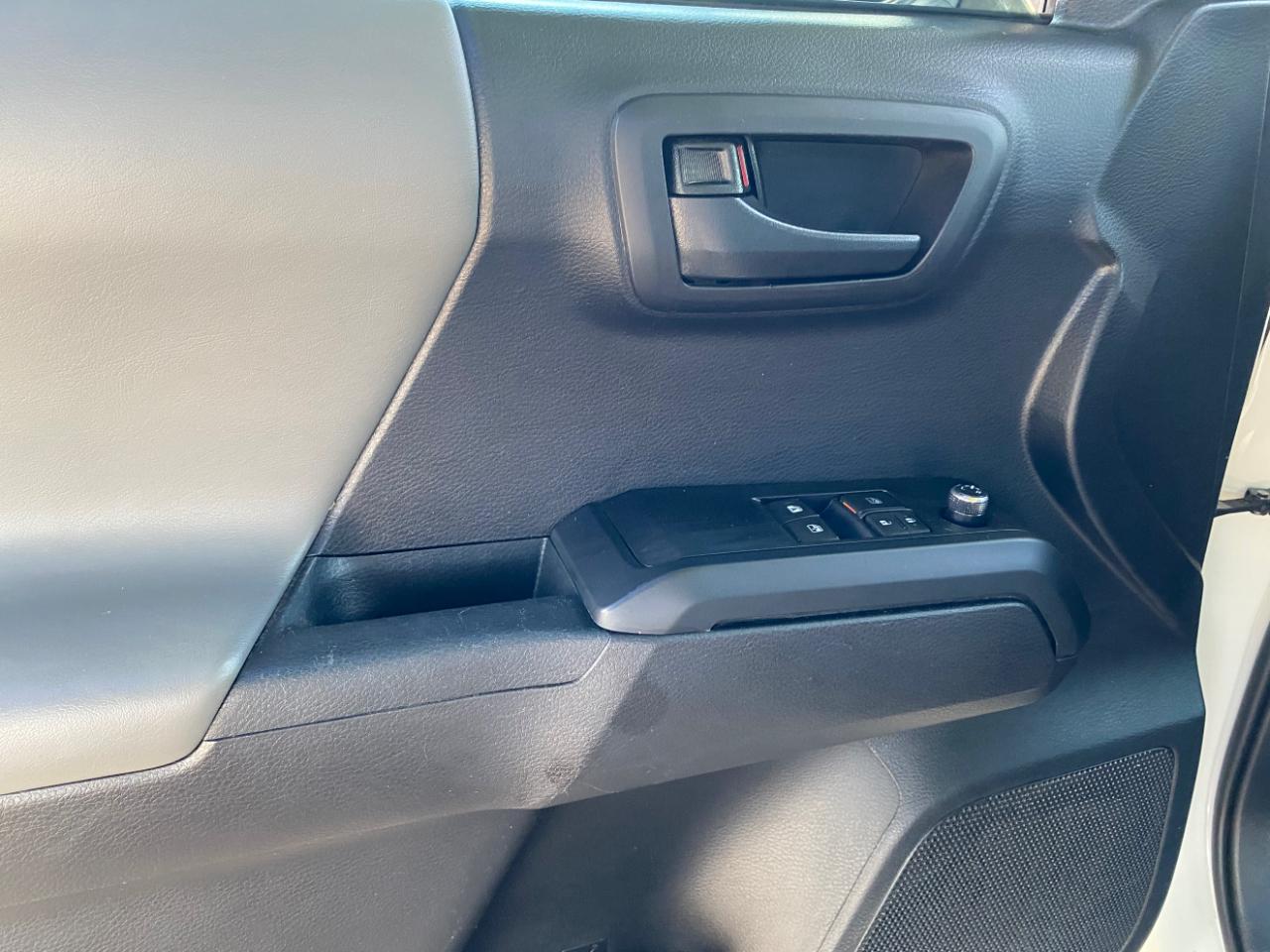 Toyota Tacoma SR5 Access Cab 6' Bed I4 4x2 AT (Natl) 2018