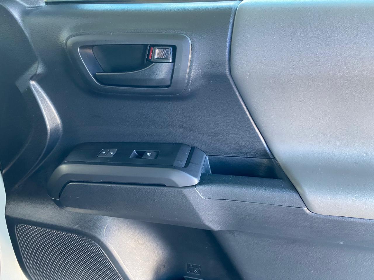 Toyota Tacoma SR5 Access Cab 6' Bed I4 4x2 AT (Natl) 2018