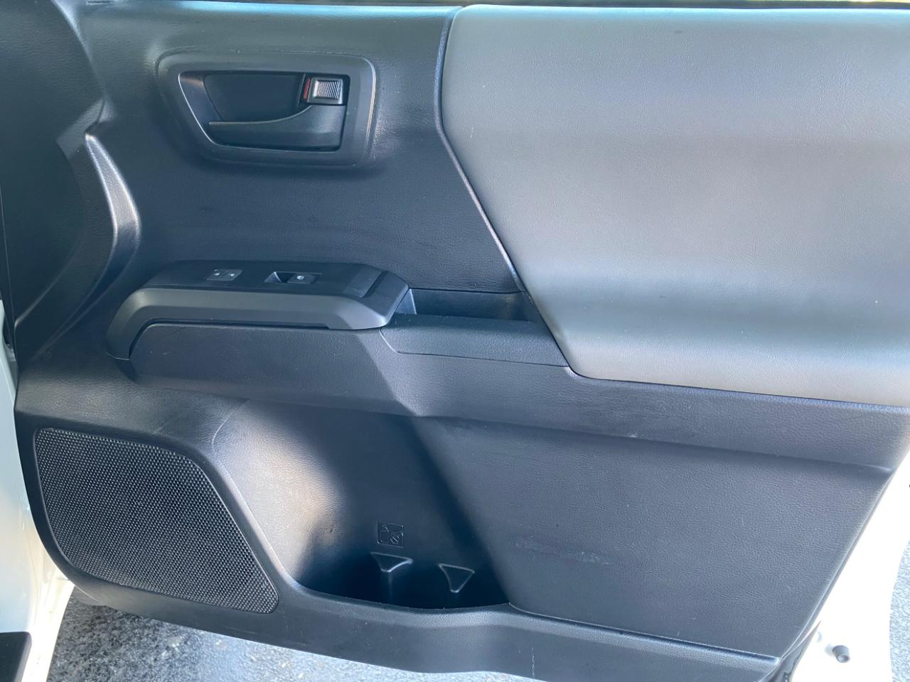 Toyota Tacoma SR5 Access Cab 6' Bed I4 4x2 AT (Natl) 2018