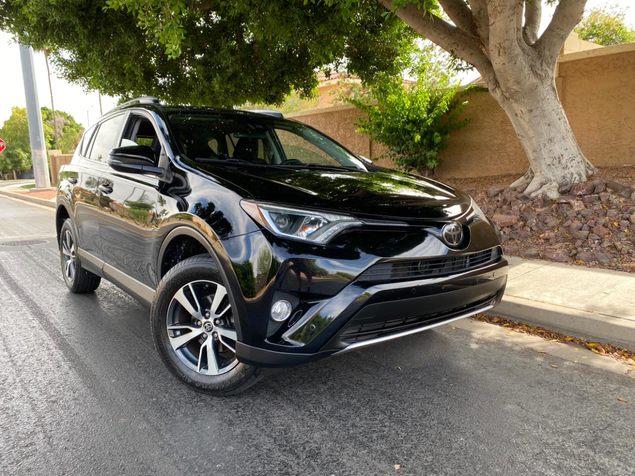 Toyota RAV4 AWD 4dr XLE (Natl) 2016