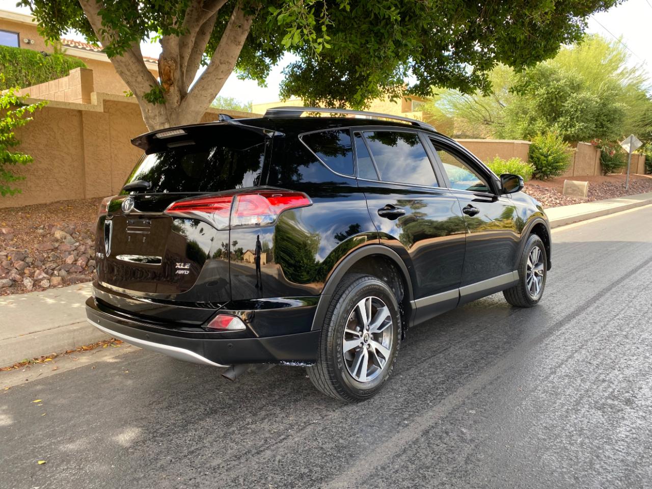 Toyota RAV4 AWD 4dr XLE (Natl) 2016