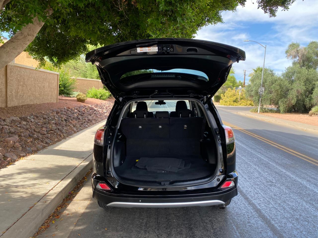 Toyota RAV4 AWD 4dr XLE (Natl) 2016