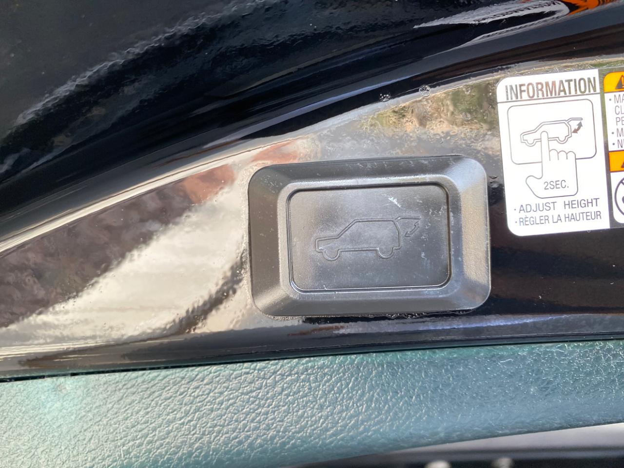 Toyota RAV4 AWD 4dr XLE (Natl) 2016