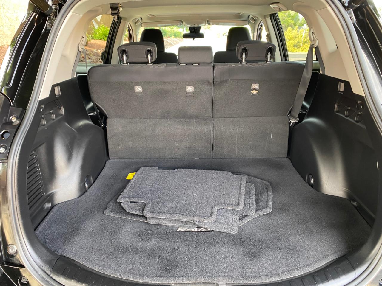 Toyota RAV4 AWD 4dr XLE (Natl) 2016